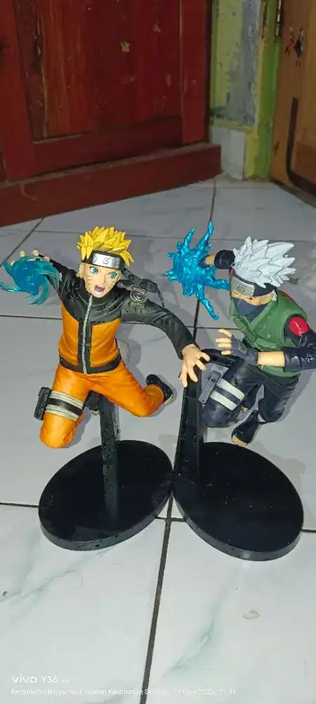 Figure Naruto dan Kakashi