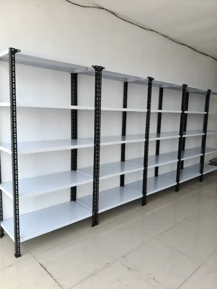 Rak besi siku lubang ramping