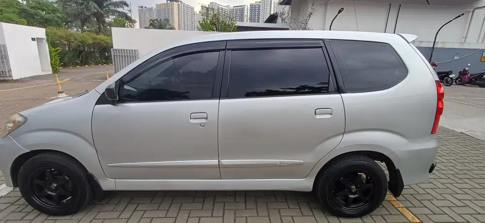 Daihatsu Xenia 2009 Bensin
