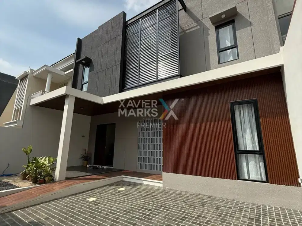 Rumah Baru Gres Modern Tropis di Cluster The Araya Malang
