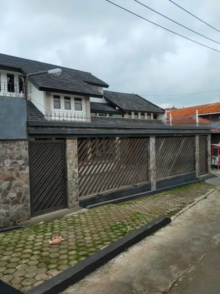 Rumah SerbaGuna Tanah Luas