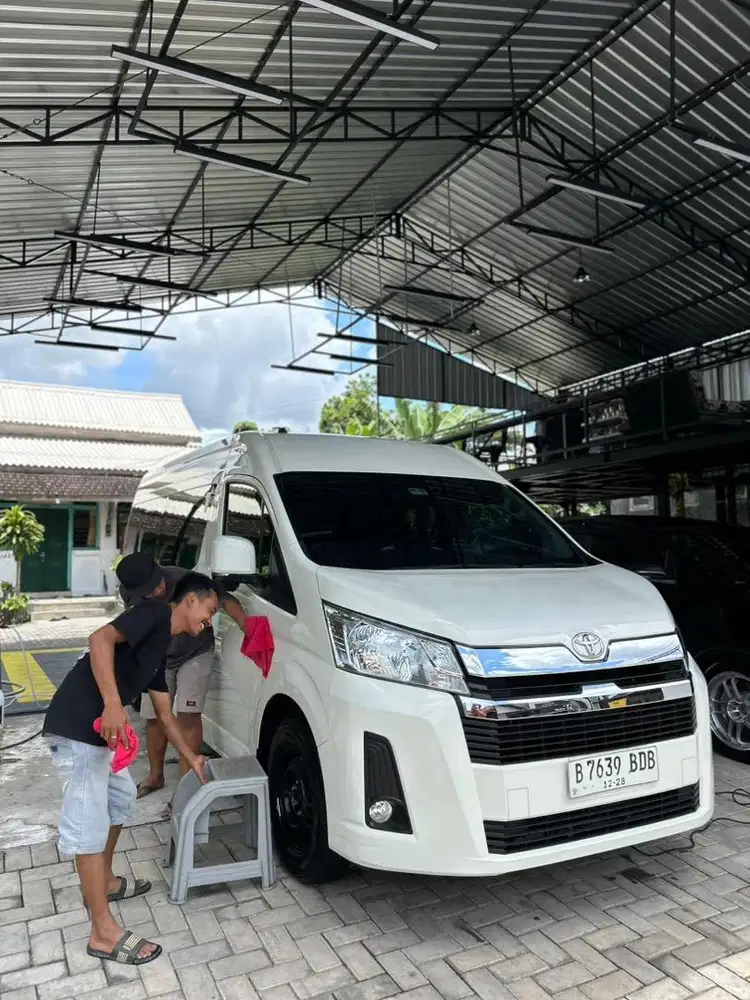 Toyota Hiace Premio 2023 Low KM 5rb full spek pariwisata