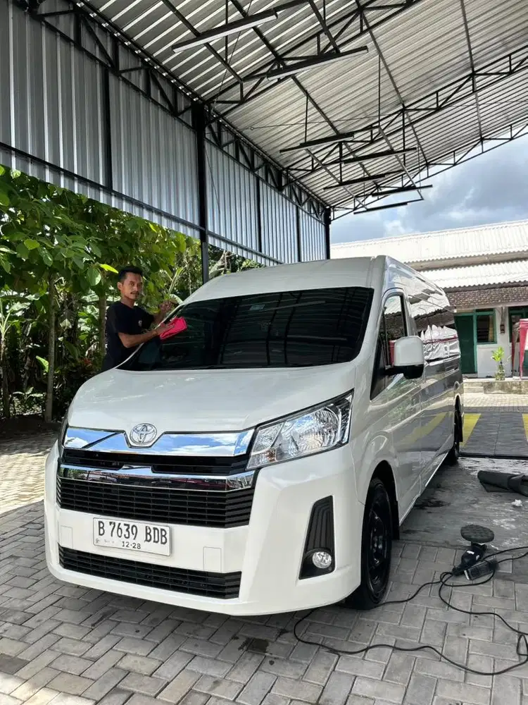 Toyota Hiace Premio 2023 Low KM 5rb full spek pariwisata