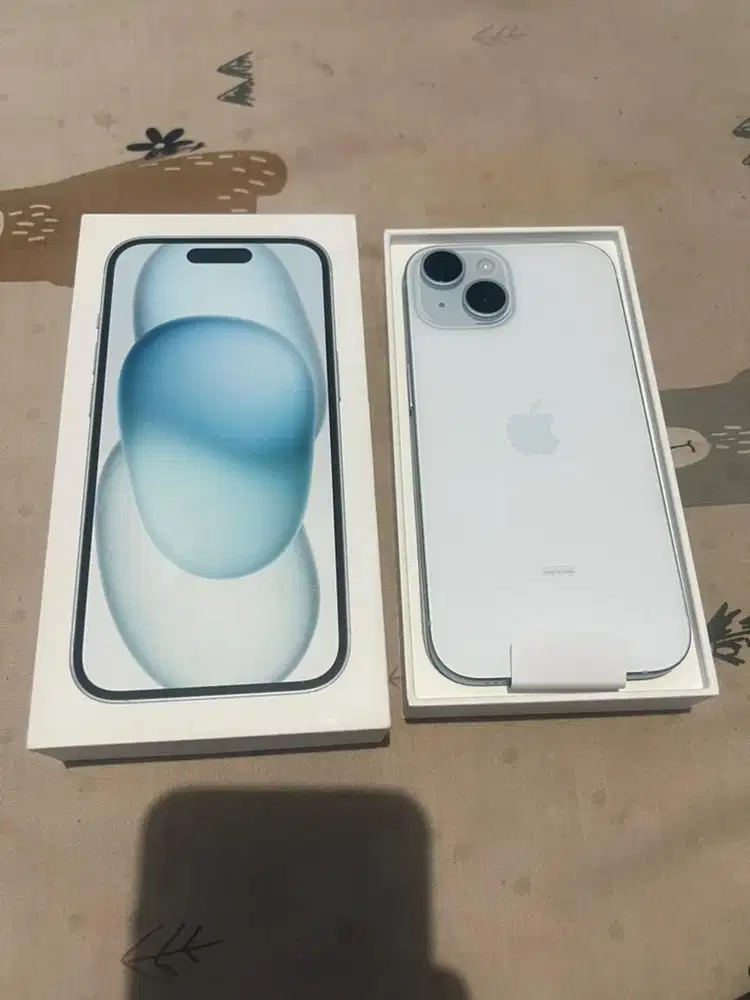 Iphone 15 128gb (open box)