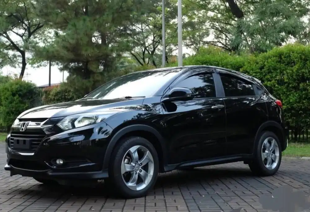HRV A/T E 2017 Hitam Termurah