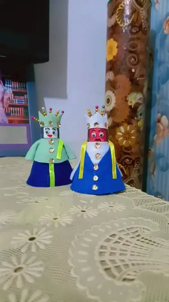 Kerajinan Ondel-Ondel Mini