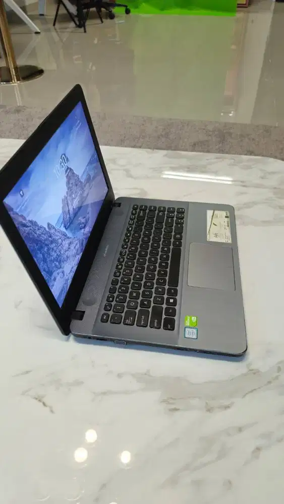 Leptop ASUS VivoBook X441UB