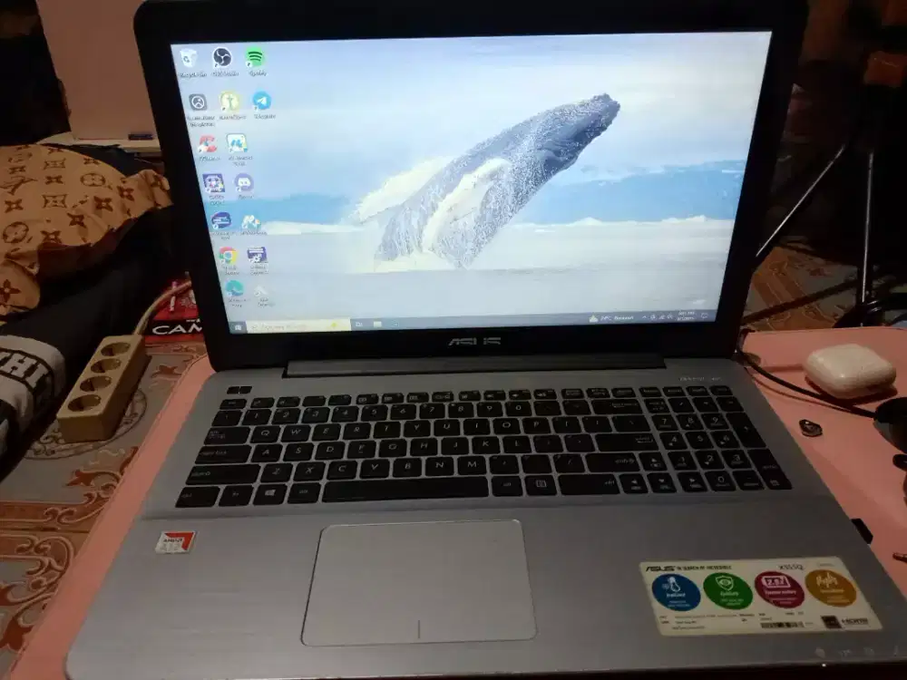 Di jual cepat butuh jenis LAptop asus x555q