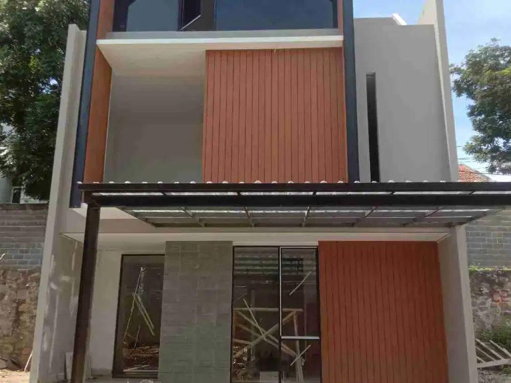 Dijual Rumah Setraduta Riverside