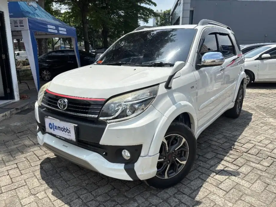 LOW DP Toyota Rush 1.5 S Bensin-MT 2017 PIJ