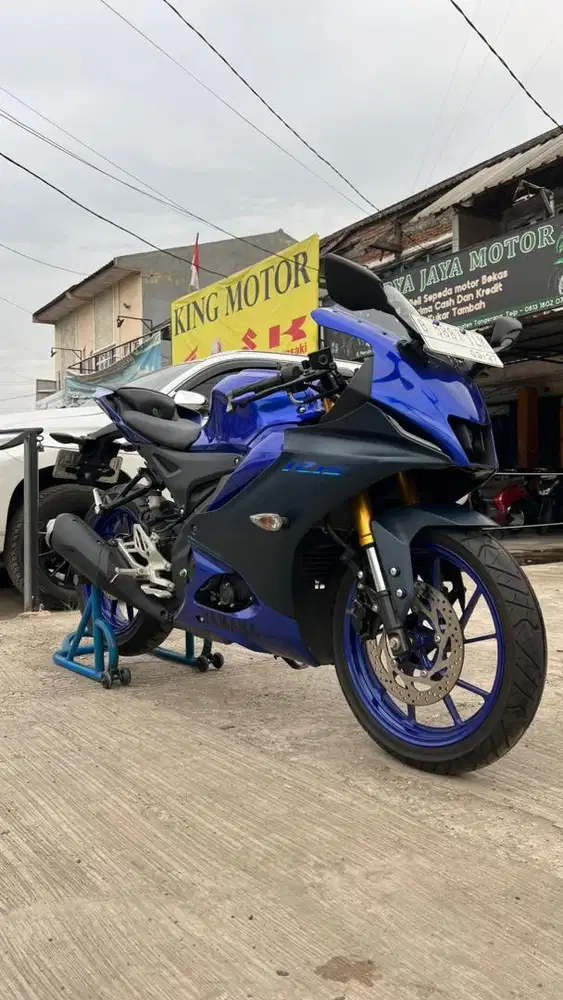 Yamaha R15 B4 Km 4Rebu Istimewah