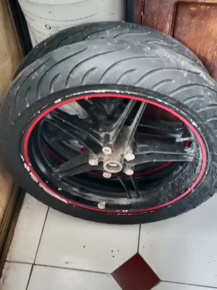 DIJUAL BAN&VELG NVL VIXION ORI