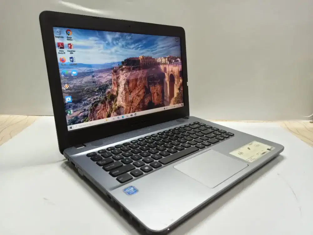 Laptop karyawan /pelajar.. Asus Vivobook X441MA Celeron N4000/4GB/1TB