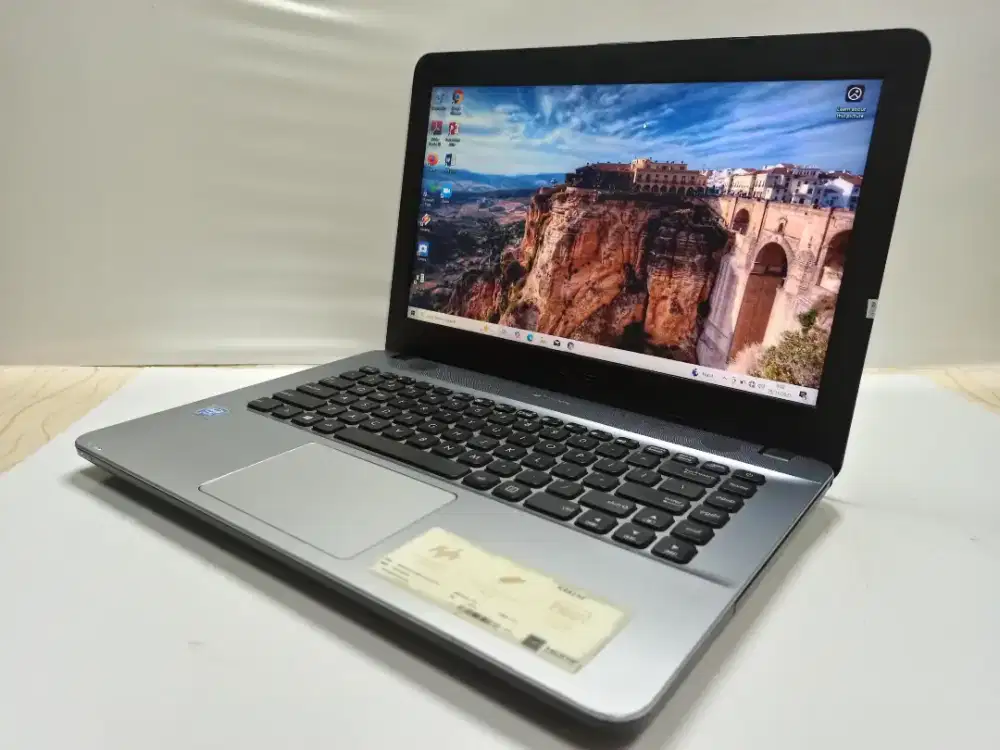 Laptop pelajar /karyawan.. Asus Vivobook X441MA Celeron N4000/4GB/1TB