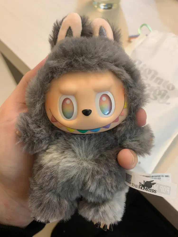 JUAL LABUBU V3 SECRET