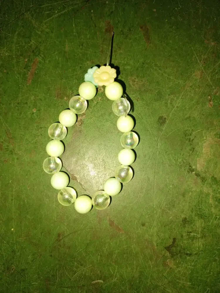 Gelang tangan wanita