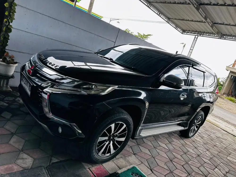 Pajero Sport Dakar 2017 hitam Asli AG sunroof