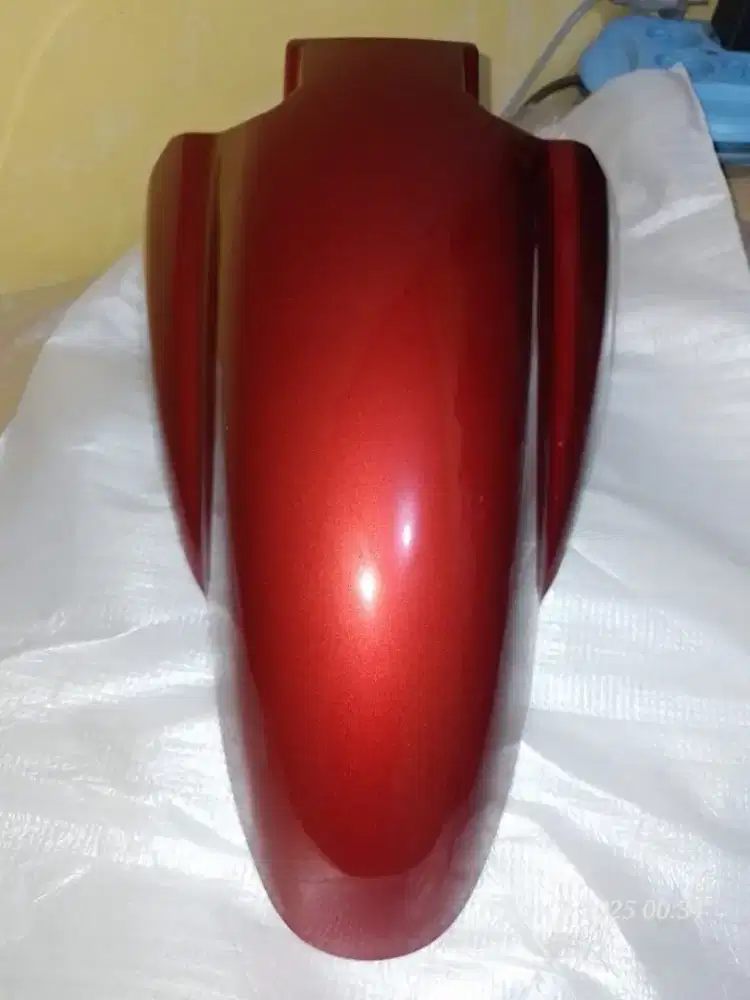 SPAKBOR DEPAN SPIN 125 MERAH MAROON