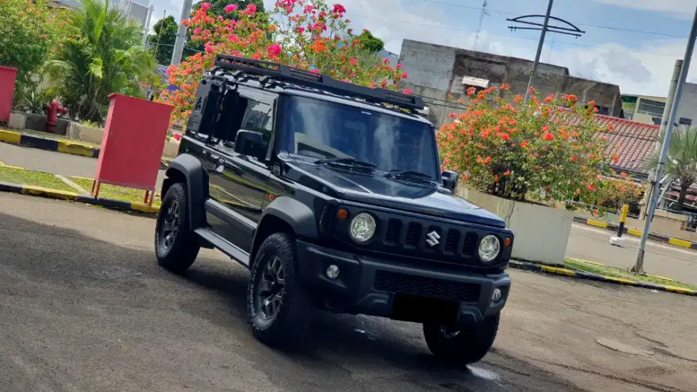 [ ANTIK LOW KM ] Suzuki Jimny Short 3Door 4x4 CBU Japan AT 2023/2024