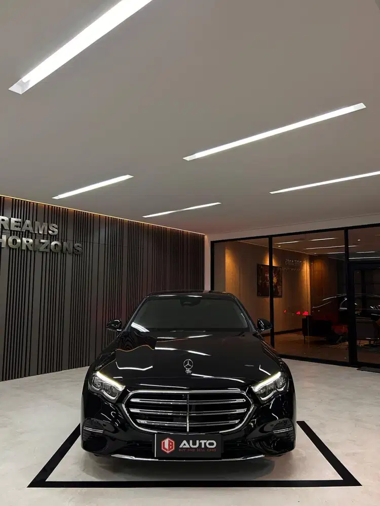 Mercedes Benz E200 Exclusive Line 2025 Hitam Km4rb B1503SAT Nik 2024