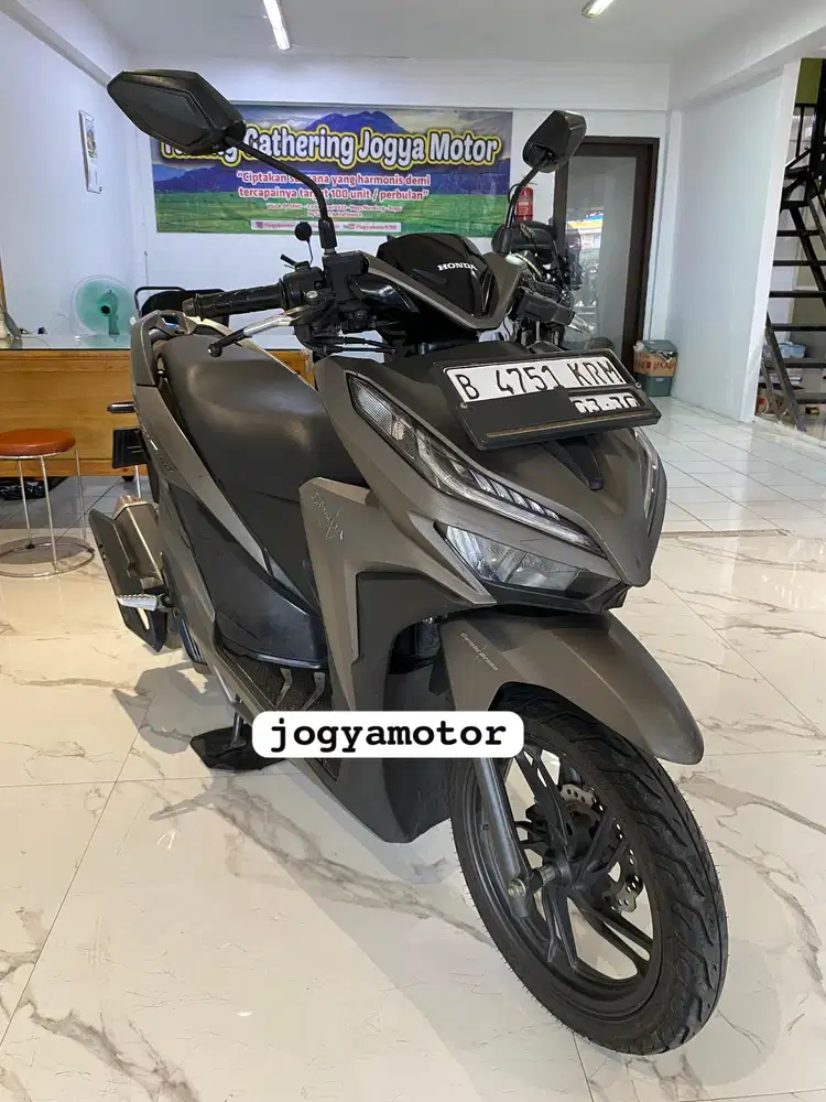 (B) honda vario 150 cc sporty 2020