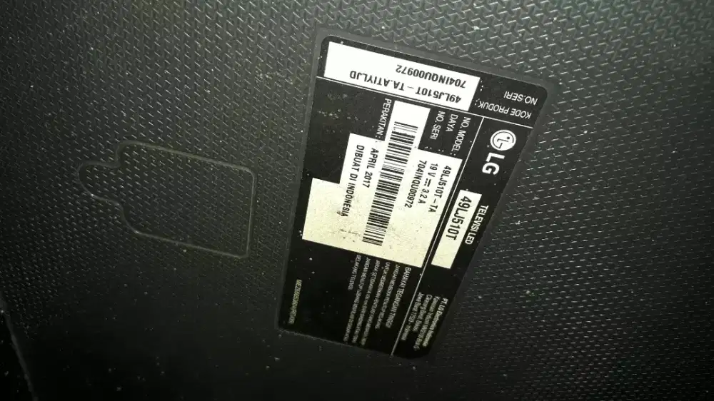 Tv 49in merk LG.nyala bleng