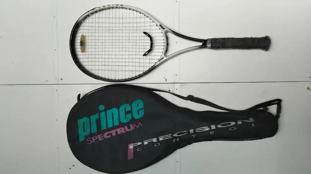 Raket Tenis Layak Pakai