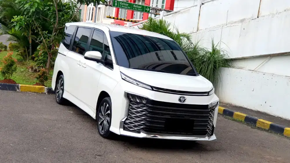 [ ANTIK LOW KM ] Toyota All New Voxy TSS Camera360 2.0 AT 2022/2023