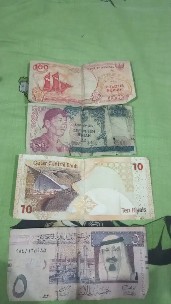 uang kuno indonesia,arab,dan qatar