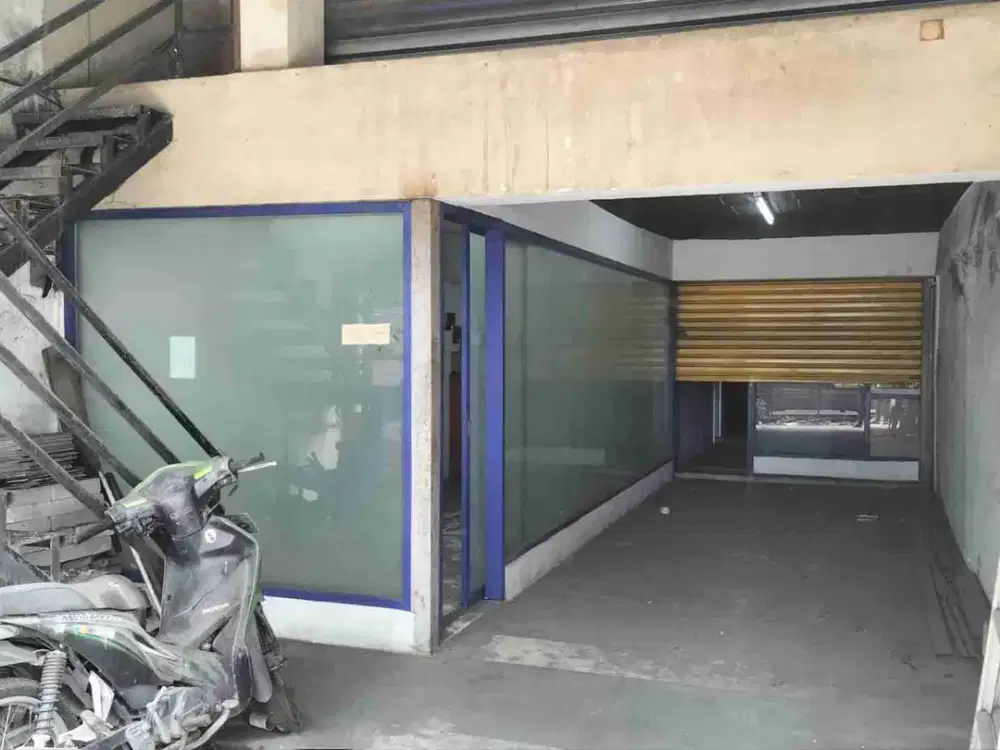 JUAL CEPAT RUKO MUARA KARANG BAGUS LUAS 2 SEPEREMPAT LANTAI       ROLLING DOOR OTOMATIS