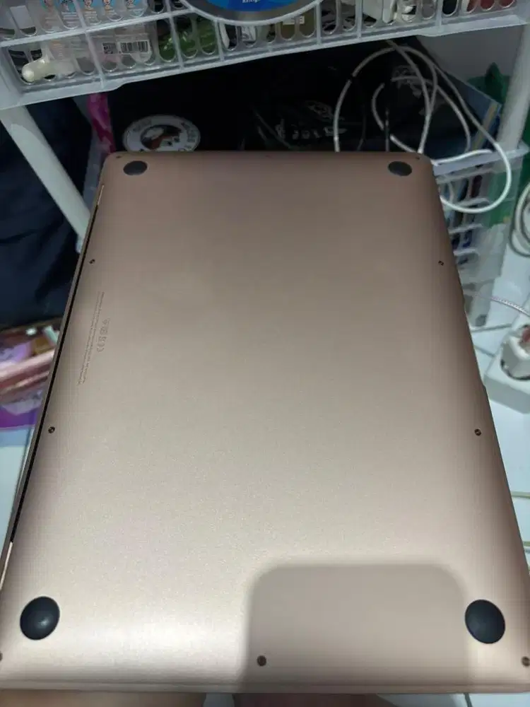 Macbook air 2020 core i3 8/256 rosegold