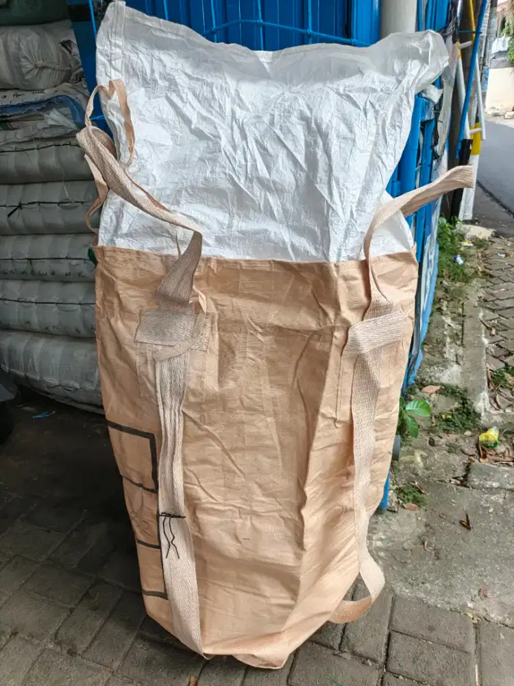 Karung/ kantong jumbo bag ukuran maksimal 300 kg bekas
