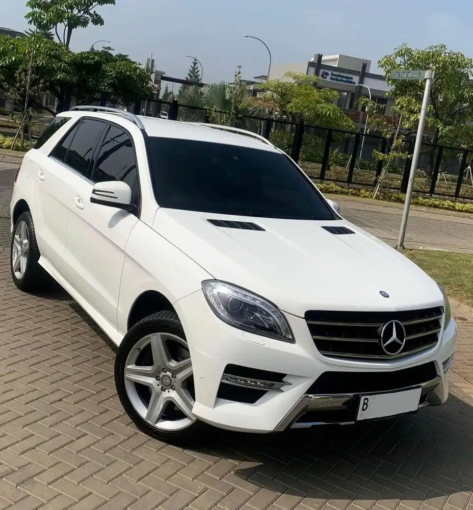 ( CASH !! ) Mercedes Benz ML400 AMG Package 2015 Low KM ( Full Spec )