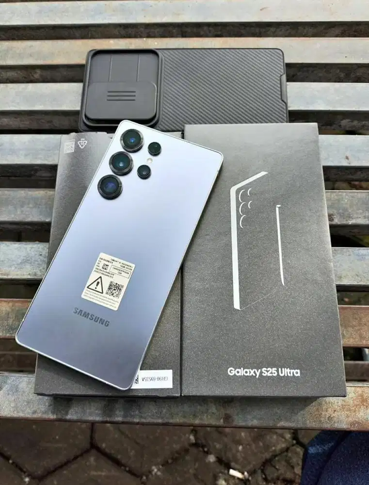 Samsung galaxy S25 Ultra 12/512GB masih on garansi