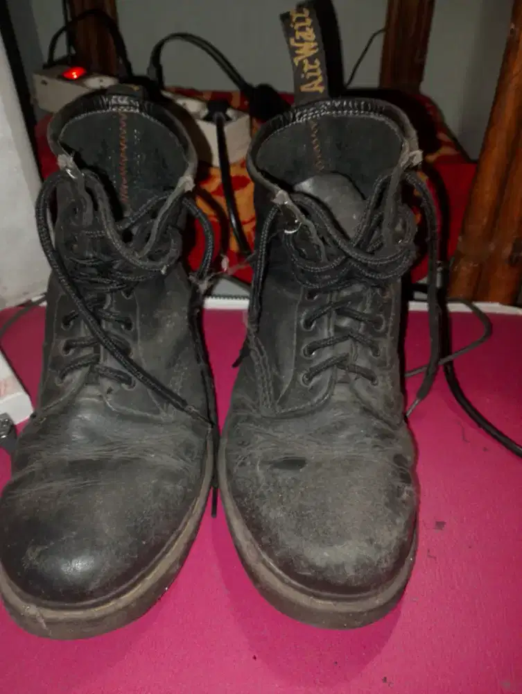 Docmart high 8 holes original made in england black