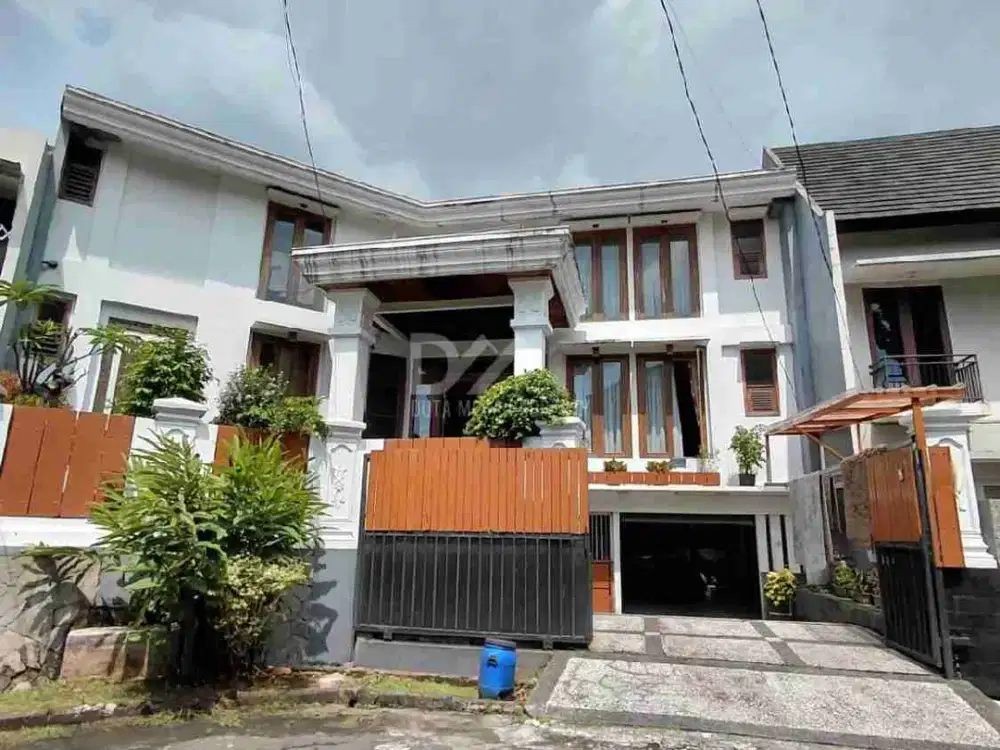 Rumah modern klasik with pool,sektor 9 Bintaro Jaya,ngantong bagus.