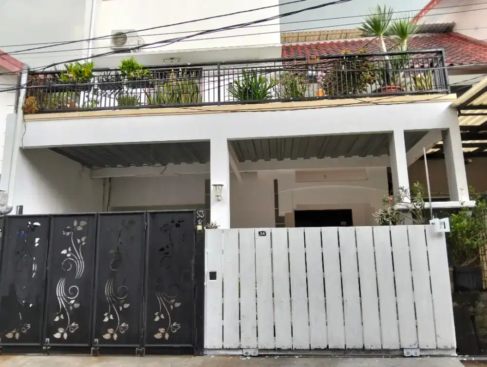 Di sewa kan rumah Semi furnish