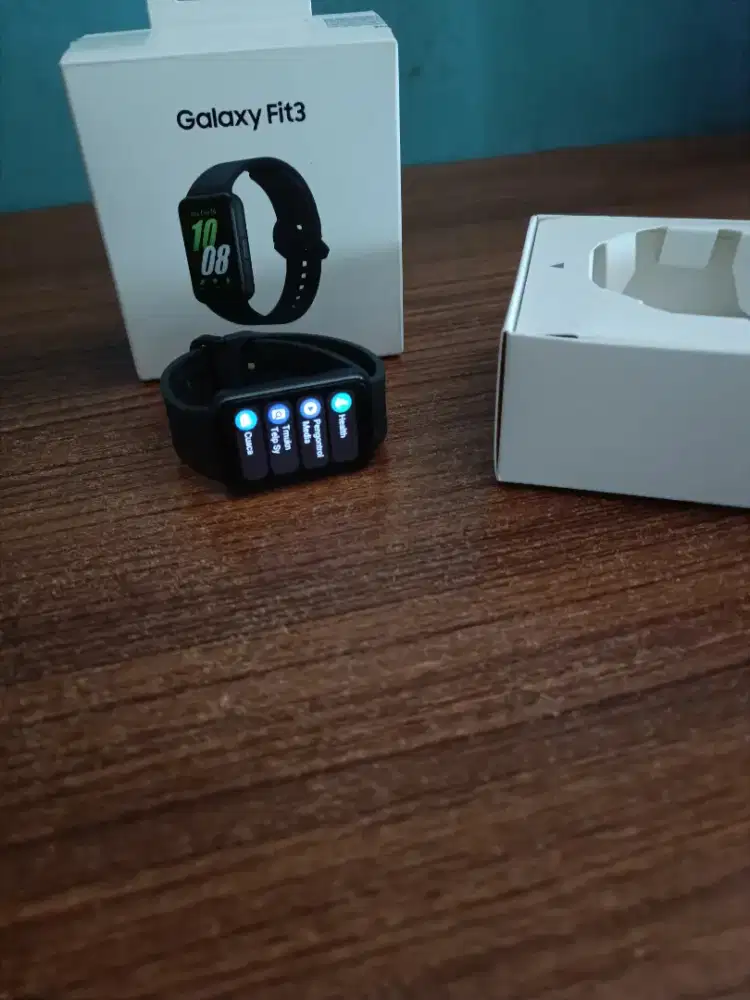 galaxy fit 3 cuman buka dus aj buat di foto