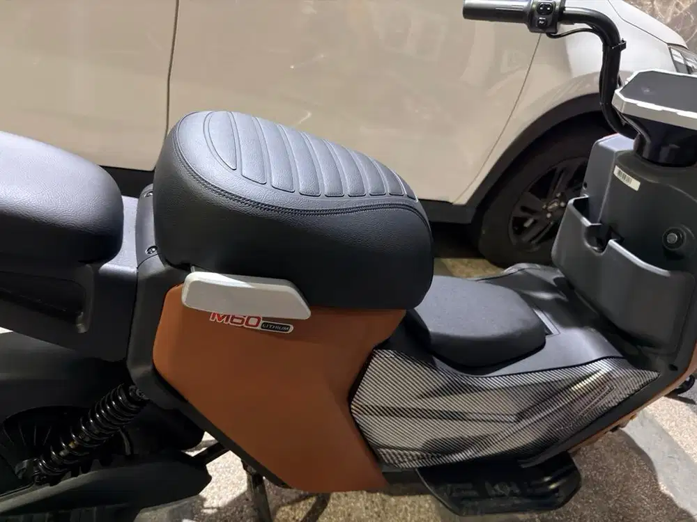 uwinfly m60 lithium adv like new