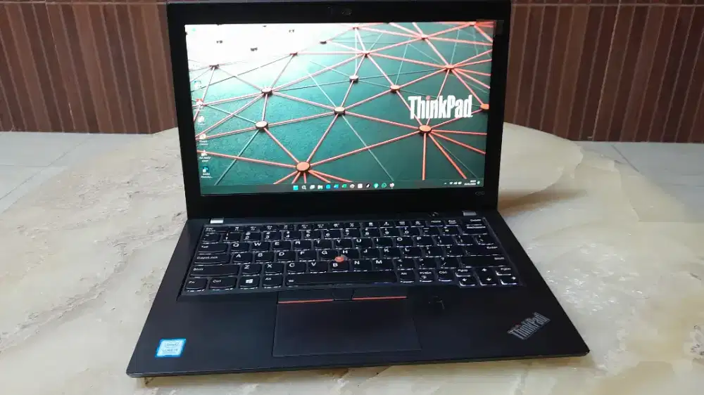 Thinpad Lenovo X280 core i5 Ram 8GB ssd 256GB Backlight GEN 8