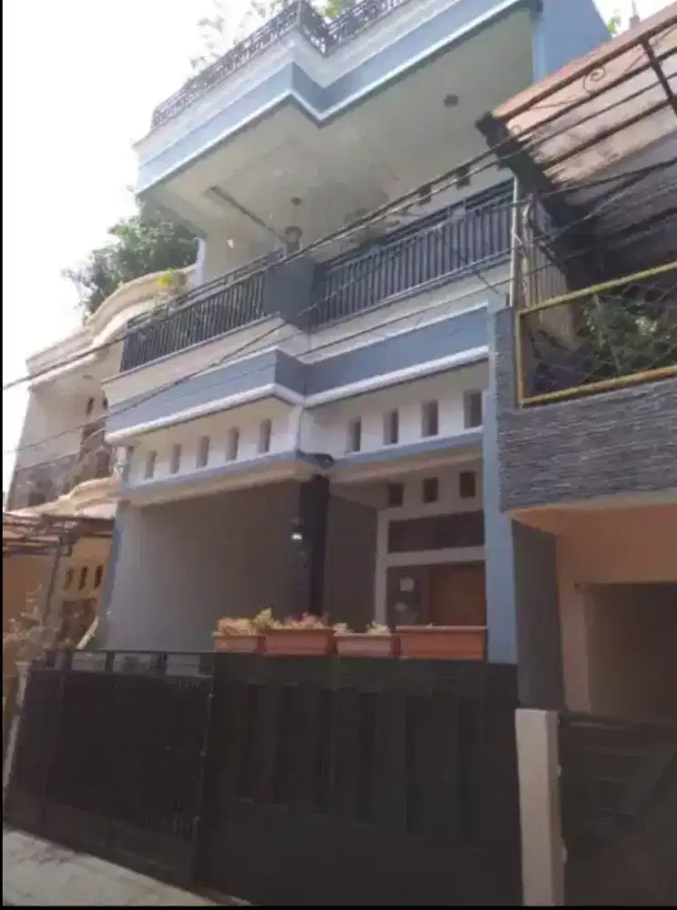 RUMAH MEWAH DI KOMPLEK ABADI DUREN SAWIT