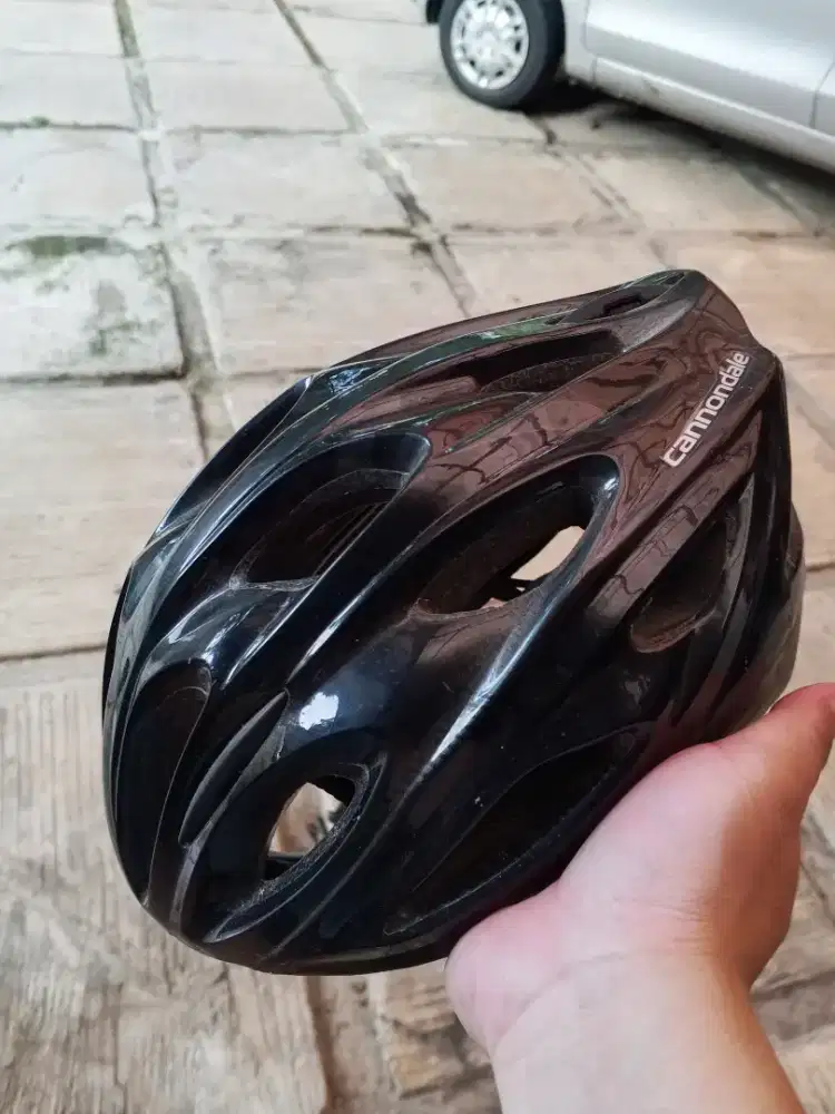 Helm sepeda cannondale