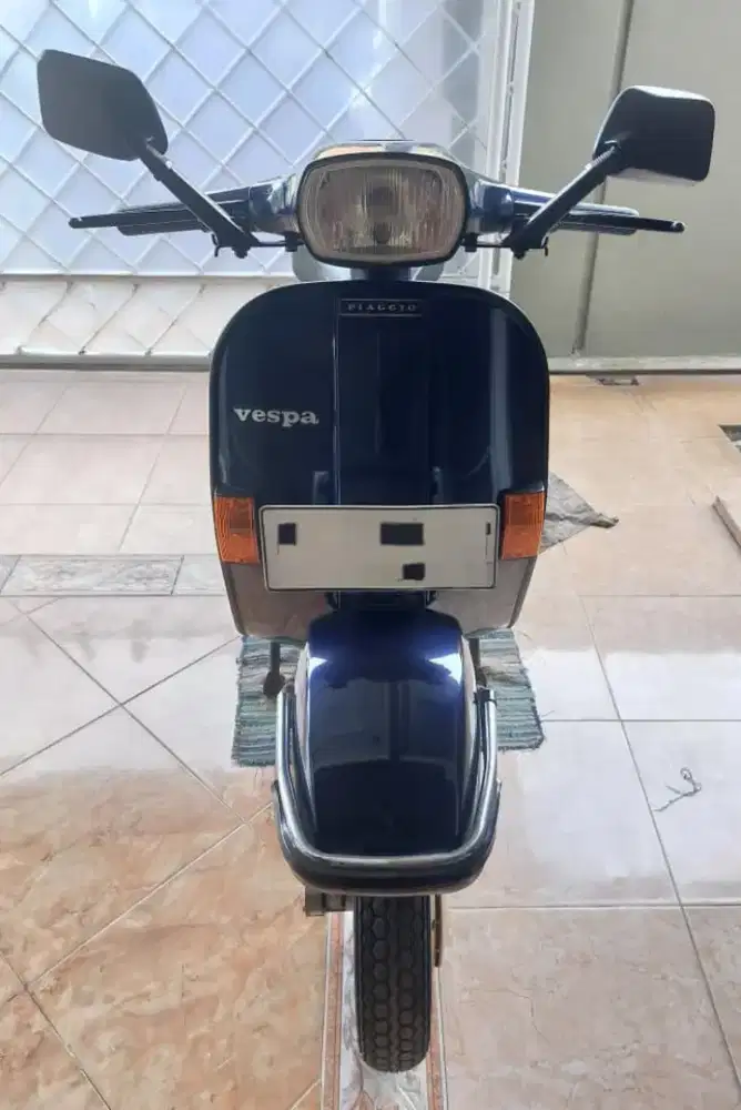 VESPA EXCLUSIVE 2 PX150 TAHUN 2002 TANGAN PERTAMA DARI  BARU