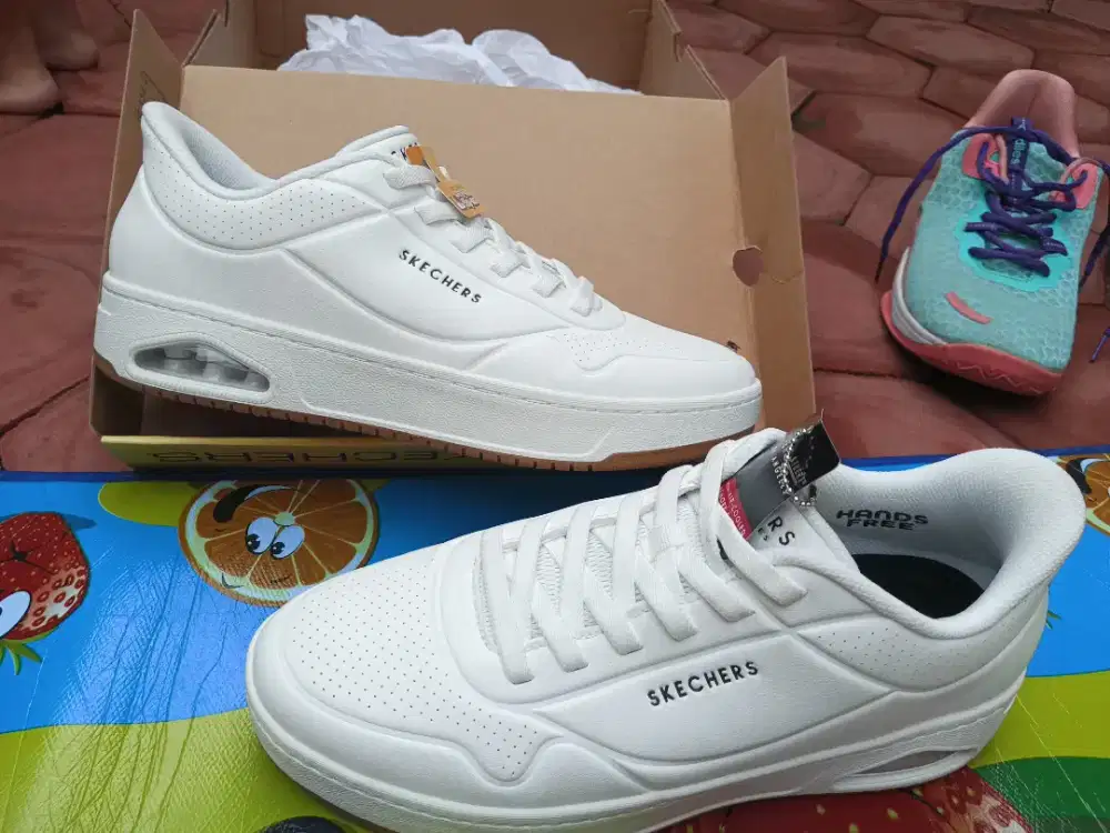 sepatu skechers slip-ins