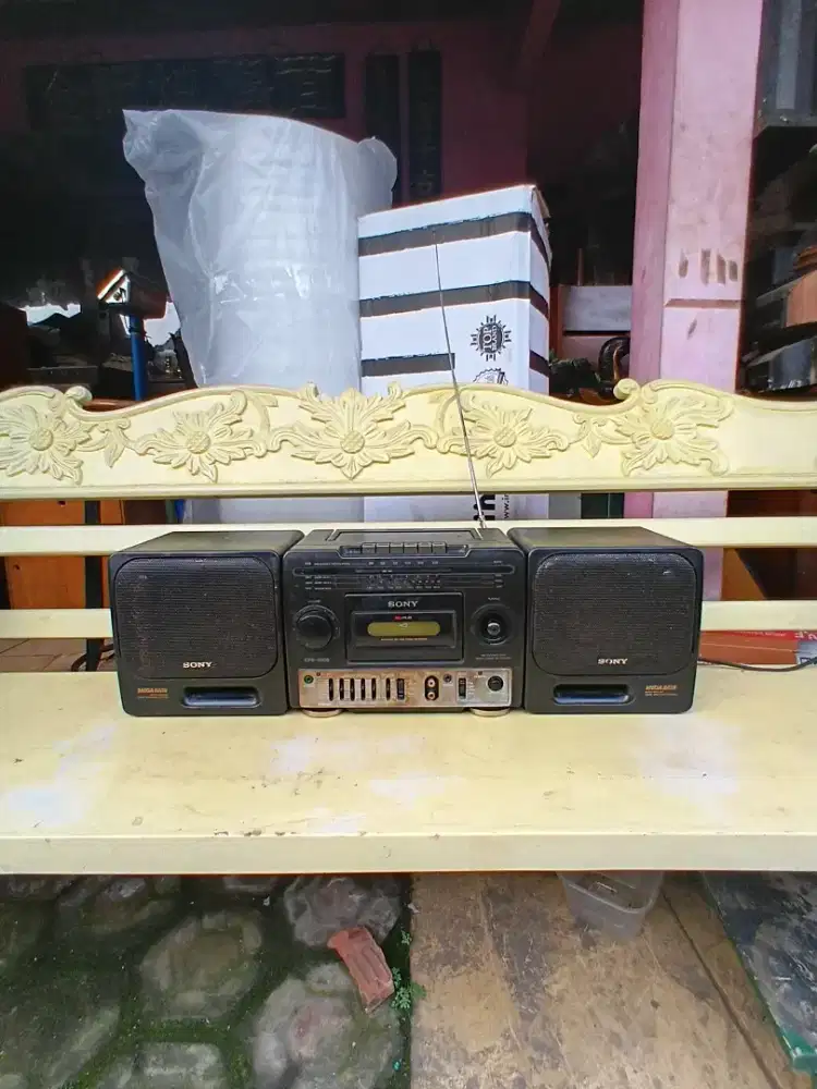 radio tape vintage merk : sony seri  cfs 1130S mega bass