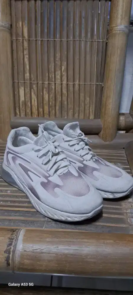 Sepatu bisa dipake jogging