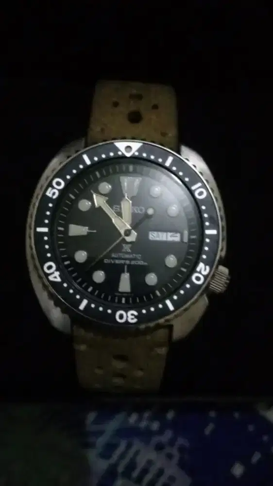 Jam tangan pria  merek Seiko type TURTLE