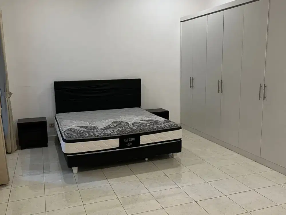 Disewakan Rumah Semi Furnished  Ada Kolam Renang Di Jalan Kemang  Jaka