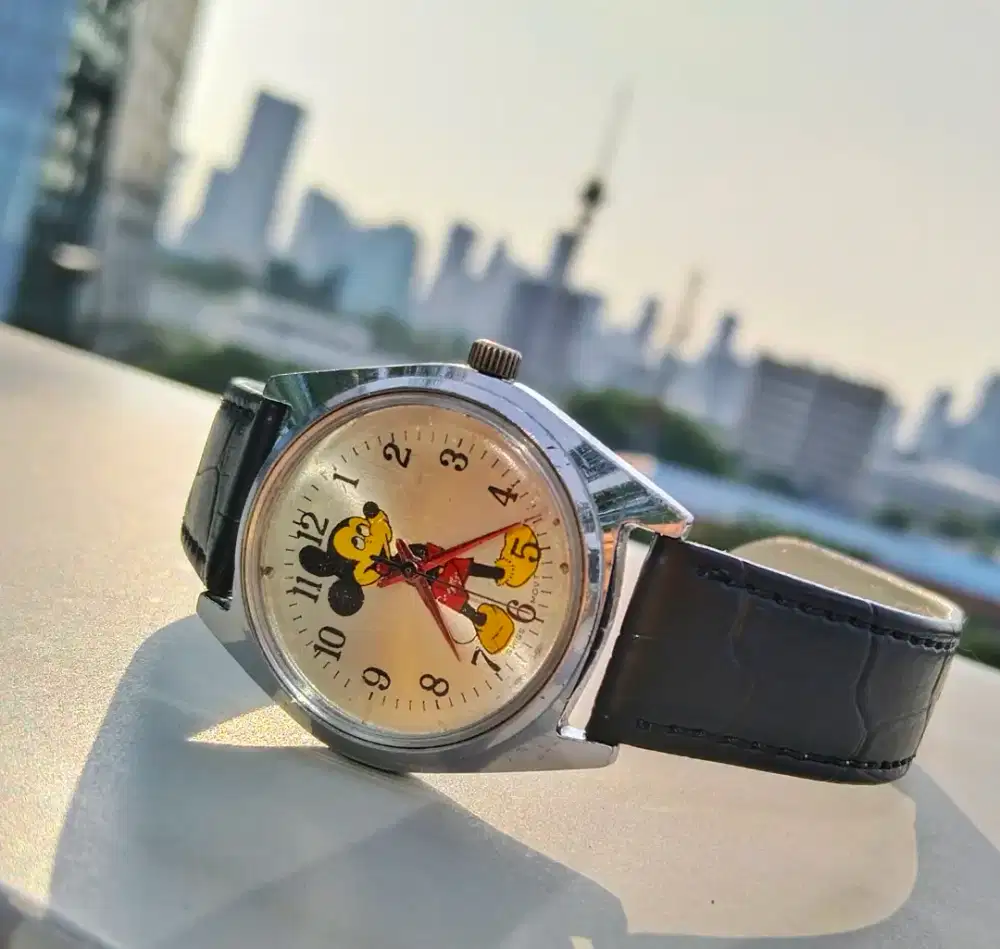 Jam mickey tommony manual wind vintage lawas
