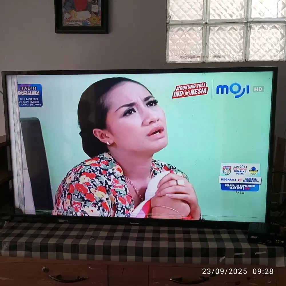 TV LCD merk panasonic kurleb 42 inchi